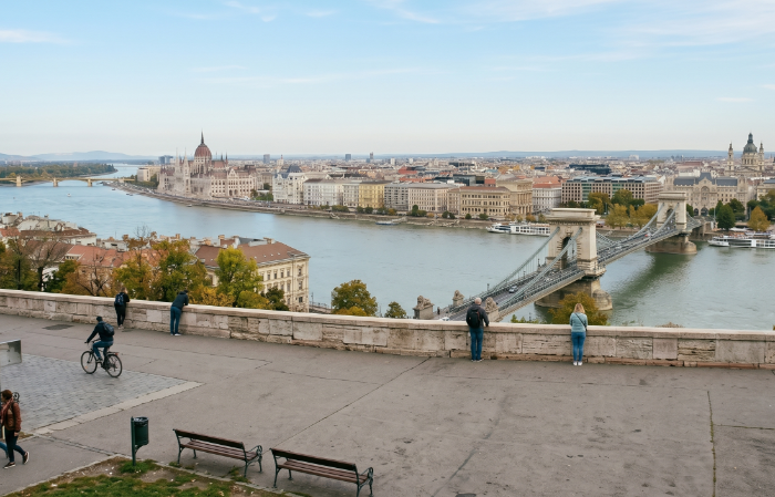 Mire készüljön Budapest a turistaszezonban, ha így fogy a kerozin?