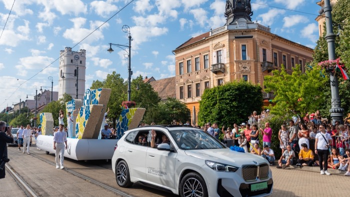 A debreceni BMW csapata a fiatal előadókat támogatja