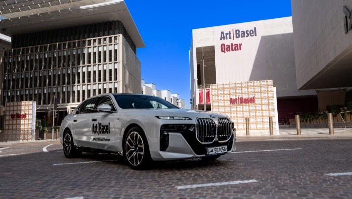 A BMW David Hockney guruló műalkotásával ünnepelt