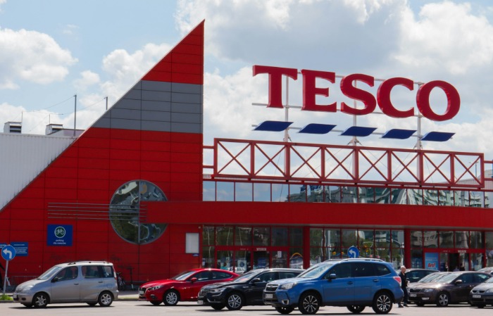 A Tesco döntött: kivonulnak Szlovákiából és Csehországból