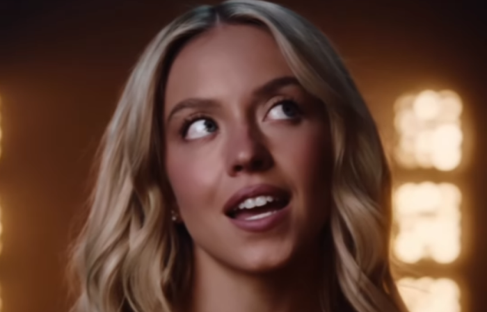Sydney Sweeney nem lankad: itt az újabb félmeztelen Novig-reklámja