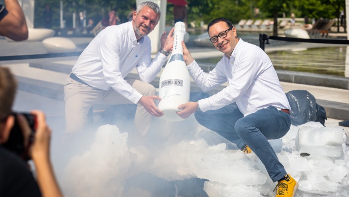 Négytonnás jégkockával indult a Törley Ice termékbevezetője 